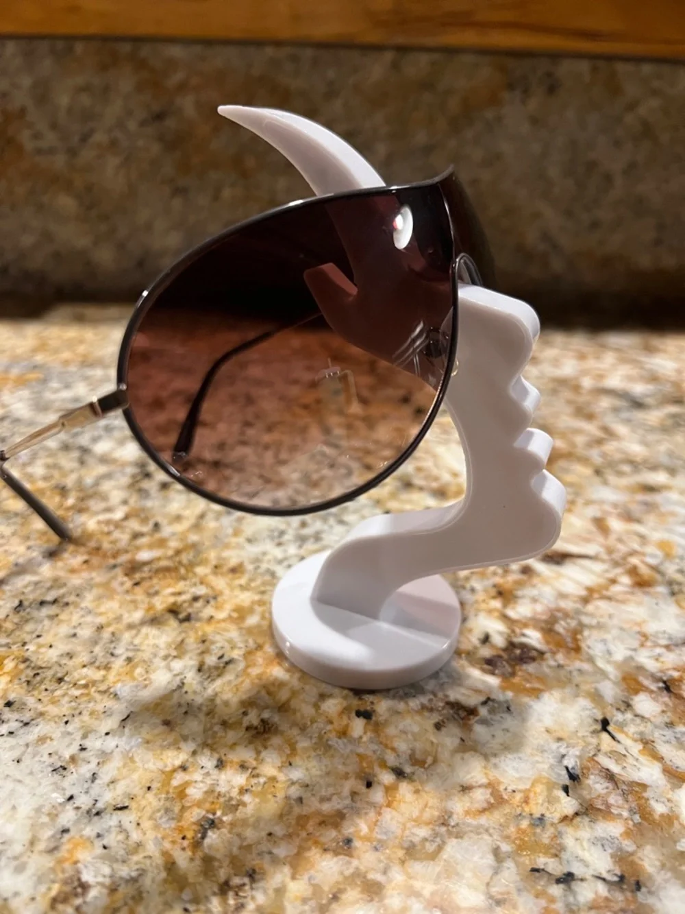 Aviator Sunglasses with Brown Gradient Lenses